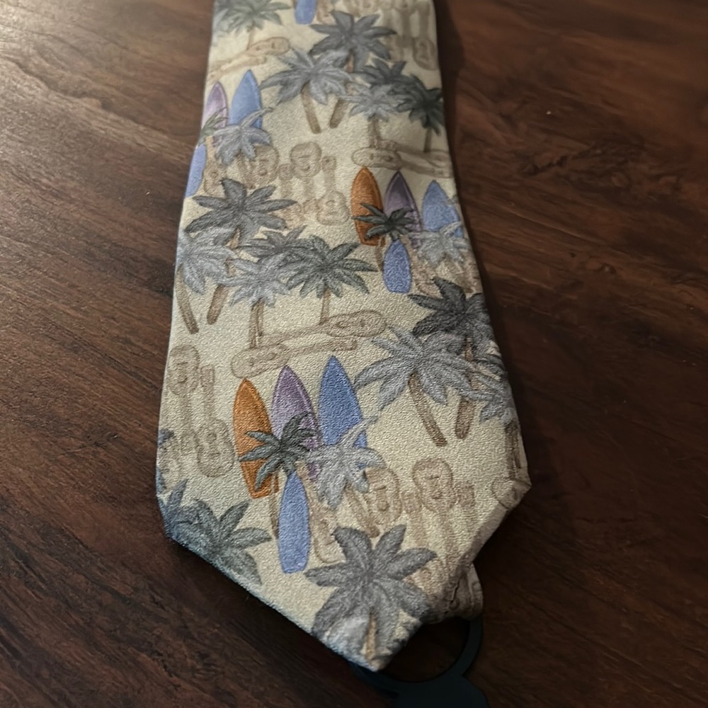 Surfing style tie